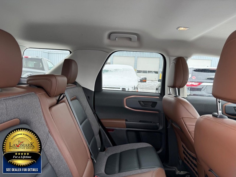 Ford Bronco Sport Vehicle Full-screen Gallery Image 15