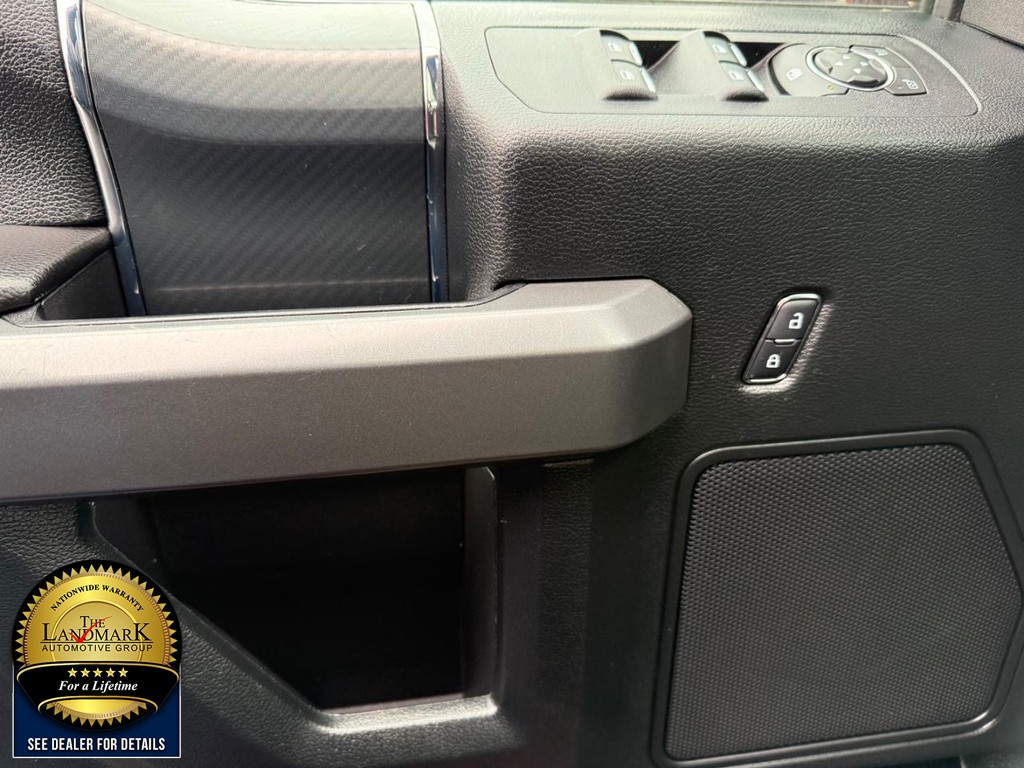 Ford F-150 Vehicle Full-screen Gallery Image 8