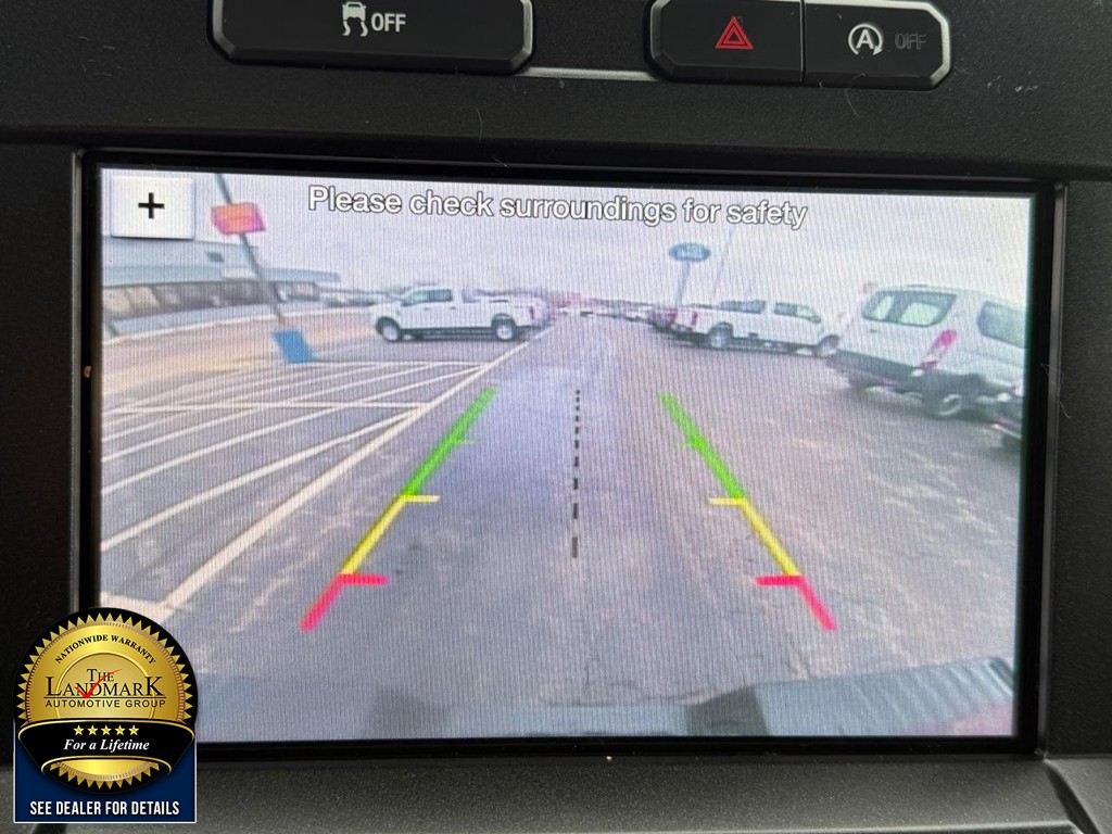 Ford F-150 Vehicle Full-screen Gallery Image 12