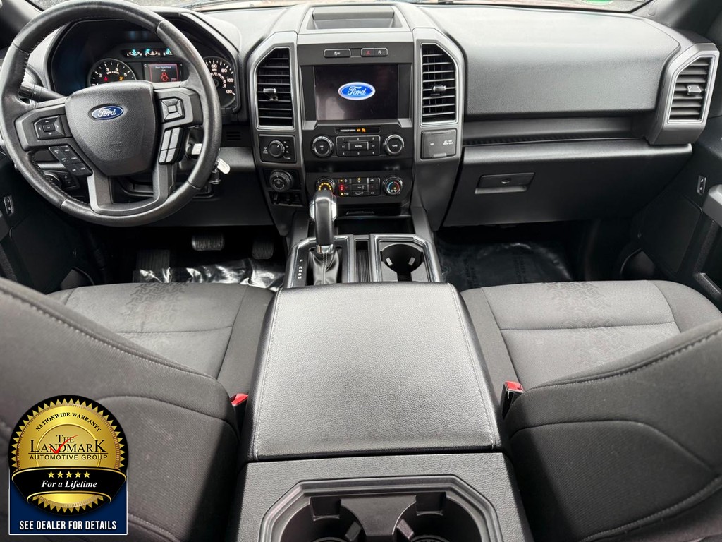 Ford F-150 Vehicle Full-screen Gallery Image 16