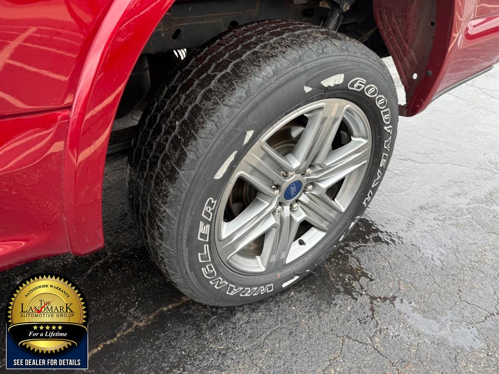 Ford F-150 Vehicle Full-screen Gallery Image 20