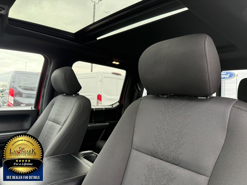 Ford F-150 Vehicle Full-screen Gallery Image 9