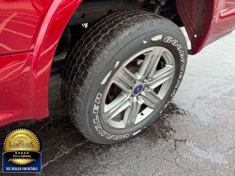 Ford F-150 Vehicle Full-screen Gallery Image 20