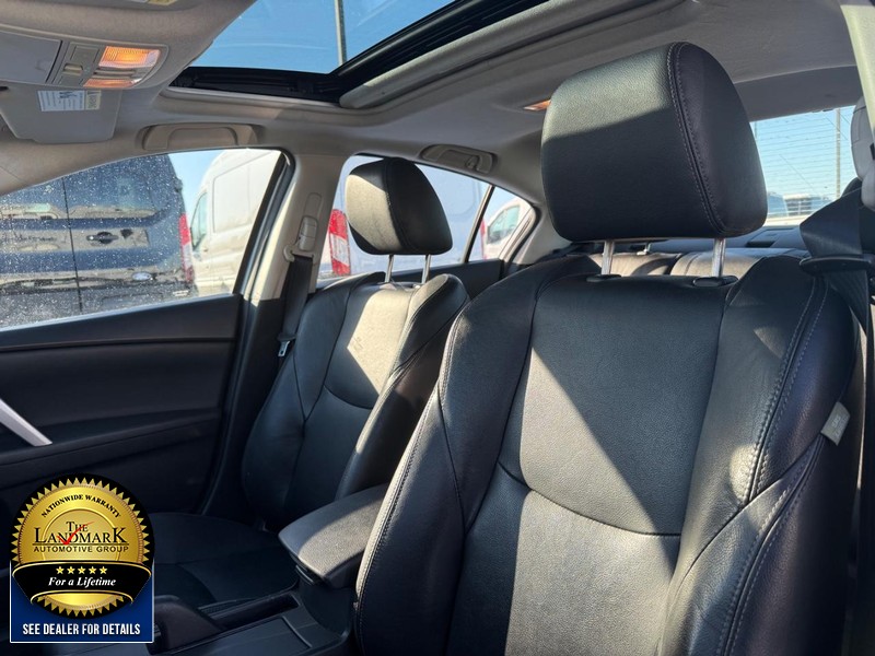 Mazda Mazda3 Sedan Vehicle Full-screen Gallery Image 09