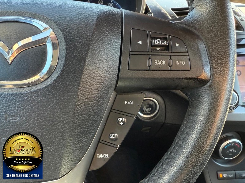 Mazda Mazda3 Sedan Vehicle Full-screen Gallery Image 11