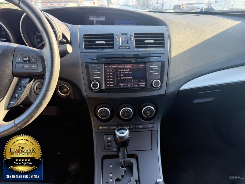 Mazda Mazda3 Sedan Vehicle Full-screen Gallery Image 18