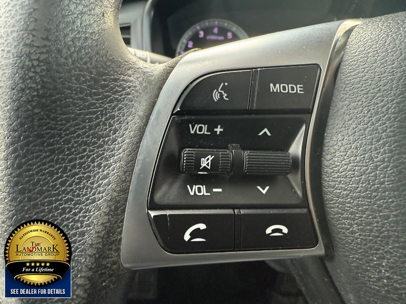 Hyundai Sonata Vehicle Full-screen Gallery Image 10