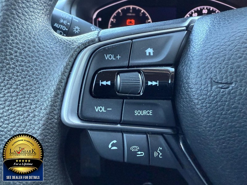 Honda Accord Sedan Vehicle Full-screen Gallery Image 10