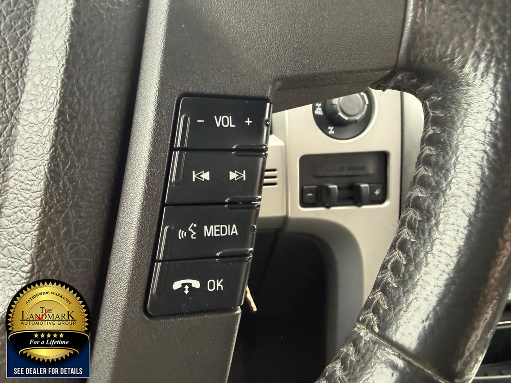 Ford F-150 Vehicle Full-screen Gallery Image 11