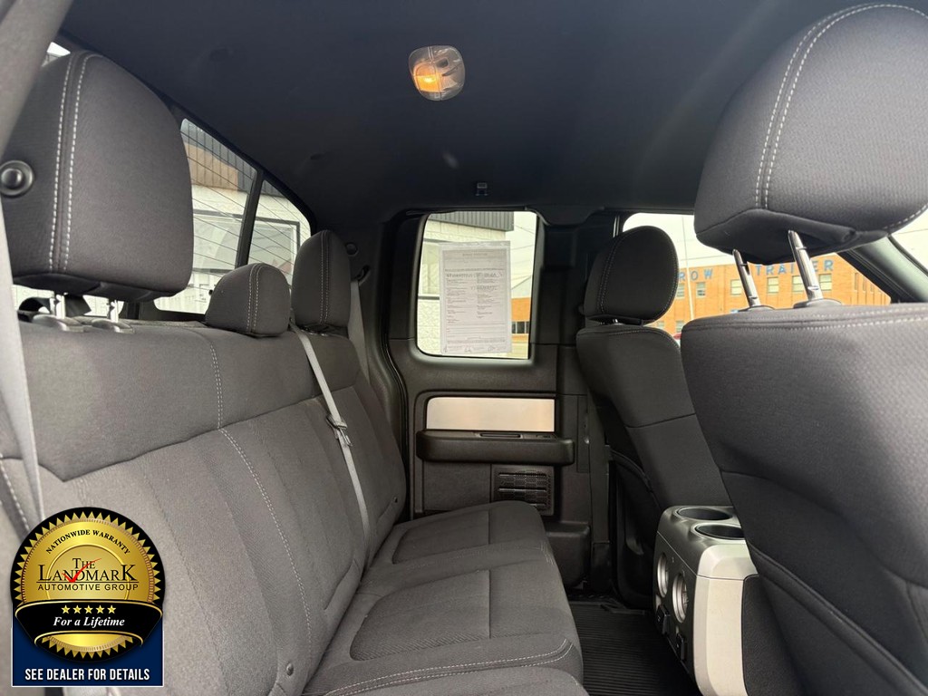 Ford F-150 Vehicle Full-screen Gallery Image 14