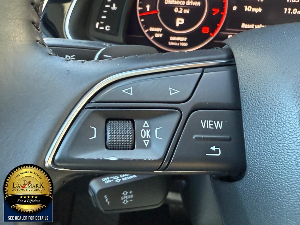 Audi Q7 Vehicle Full-screen Gallery Image 10