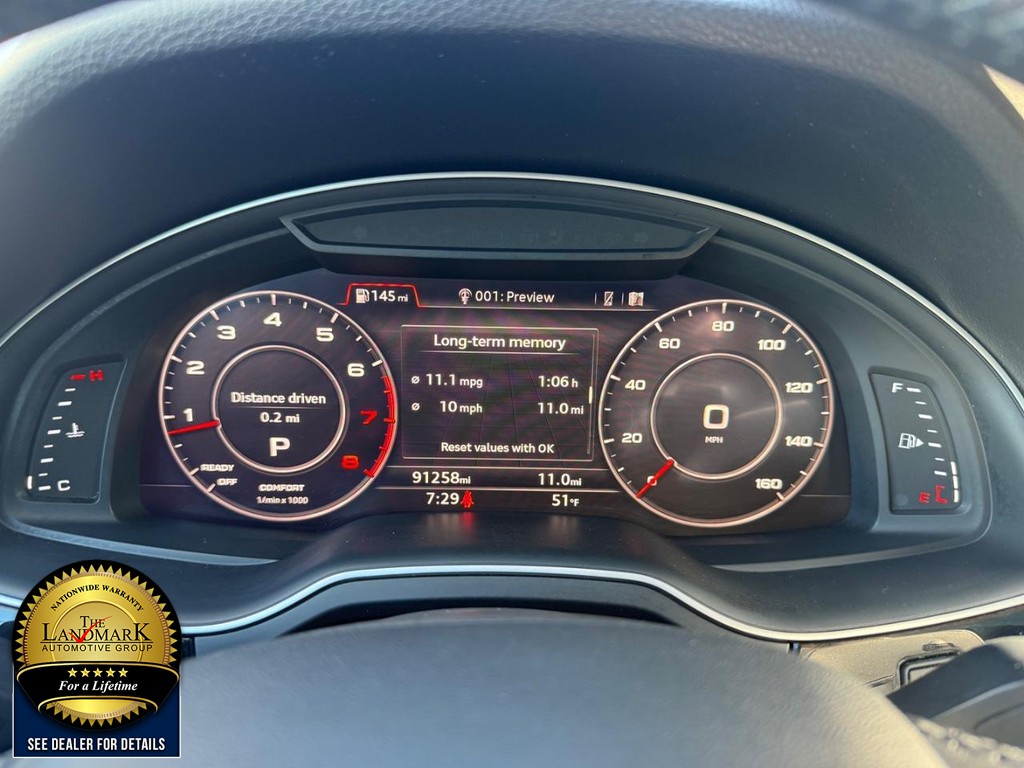 Audi Q7 Vehicle Full-screen Gallery Image 12