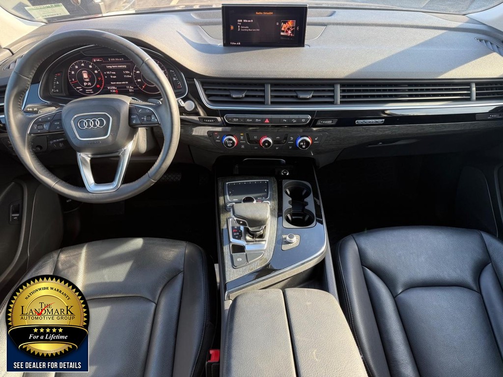 Audi Q7 Vehicle Full-screen Gallery Image 19