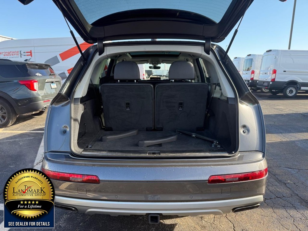 Audi Q7 Vehicle Full-screen Gallery Image 22