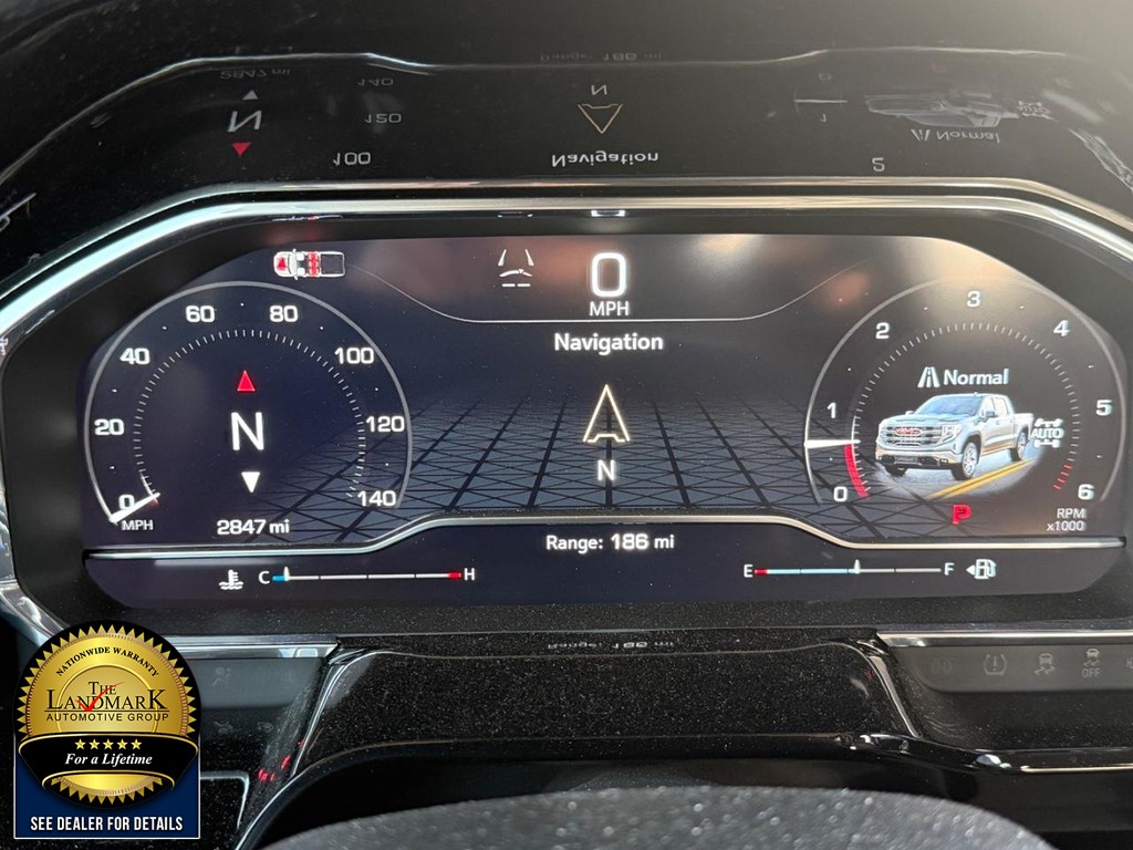 GMC Sierra 1500 Vehicle Full-screen Gallery Image 12