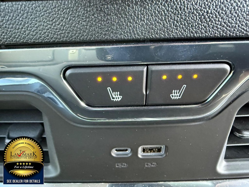 GMC Sierra 1500 Vehicle Full-screen Gallery Image 18