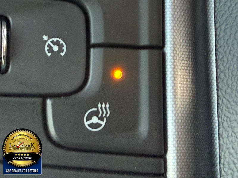 GMC Sierra 1500 Vehicle Full-screen Gallery Image 15