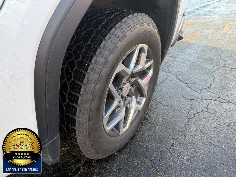 GMC Sierra 1500 Vehicle Full-screen Gallery Image 23