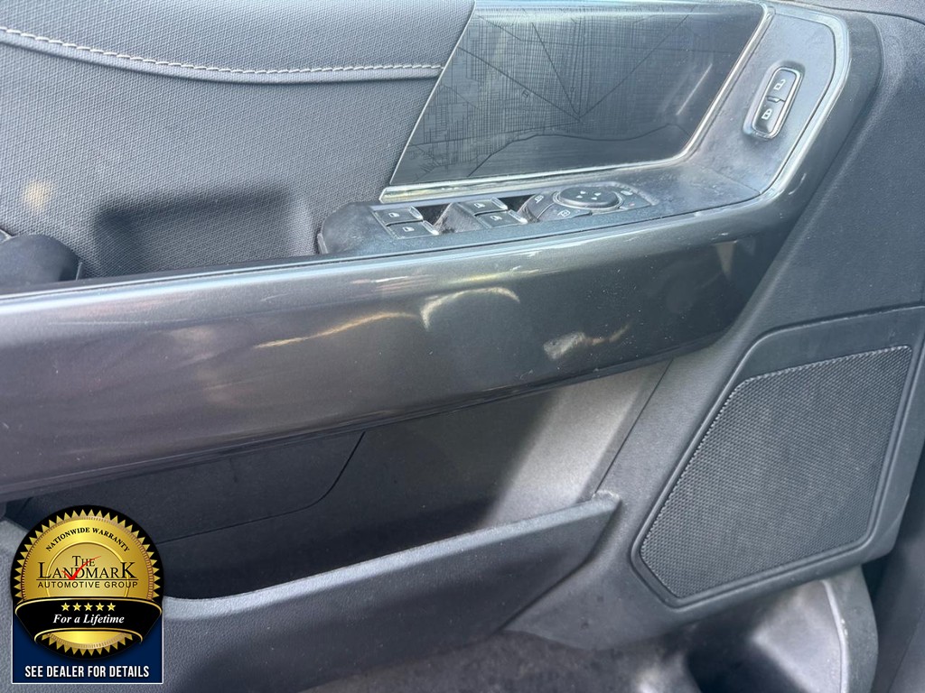 Ford F-150 Vehicle Full-screen Gallery Image 8