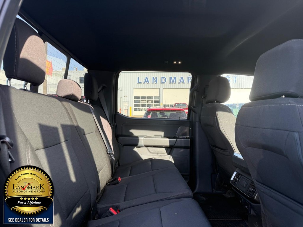 Ford F-150 Vehicle Full-screen Gallery Image 16