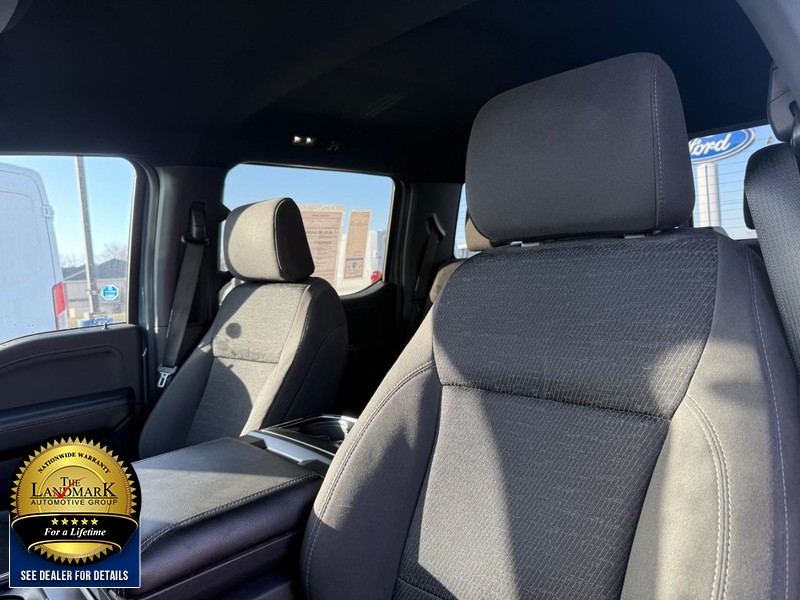 Ford F-150 Vehicle Full-screen Gallery Image 09