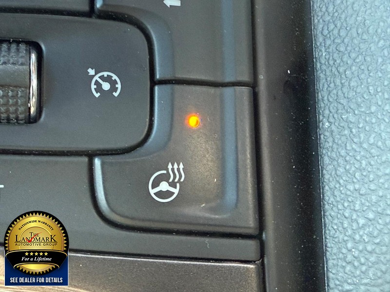 Chevrolet Silverado 1500 Vehicle Full-screen Gallery Image 15