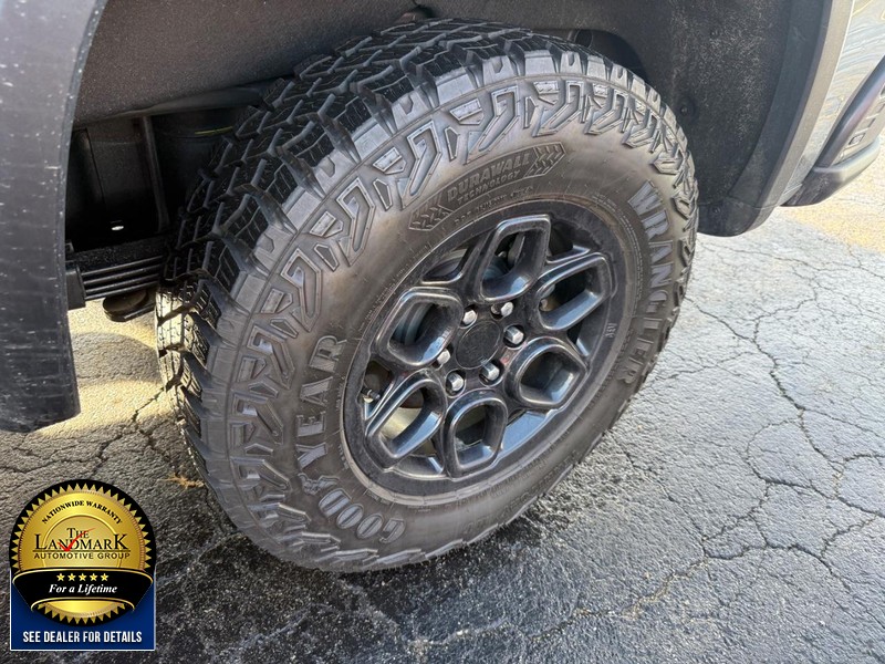 Chevrolet Silverado 1500 Vehicle Full-screen Gallery Image 23