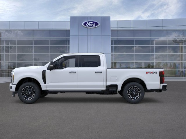 Ford F-350SD Vehicle Full-screen Gallery Image 3