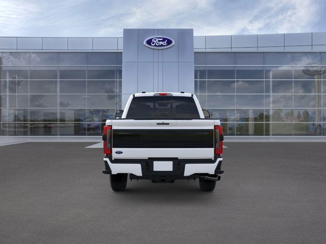 Ford F-350SD Vehicle Full-screen Gallery Image 5