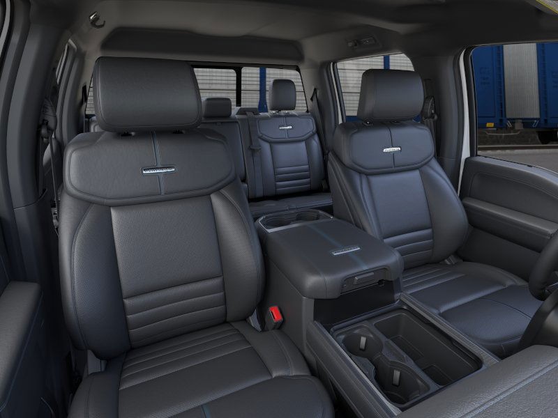 Ford F-350SD Vehicle Full-screen Gallery Image 10