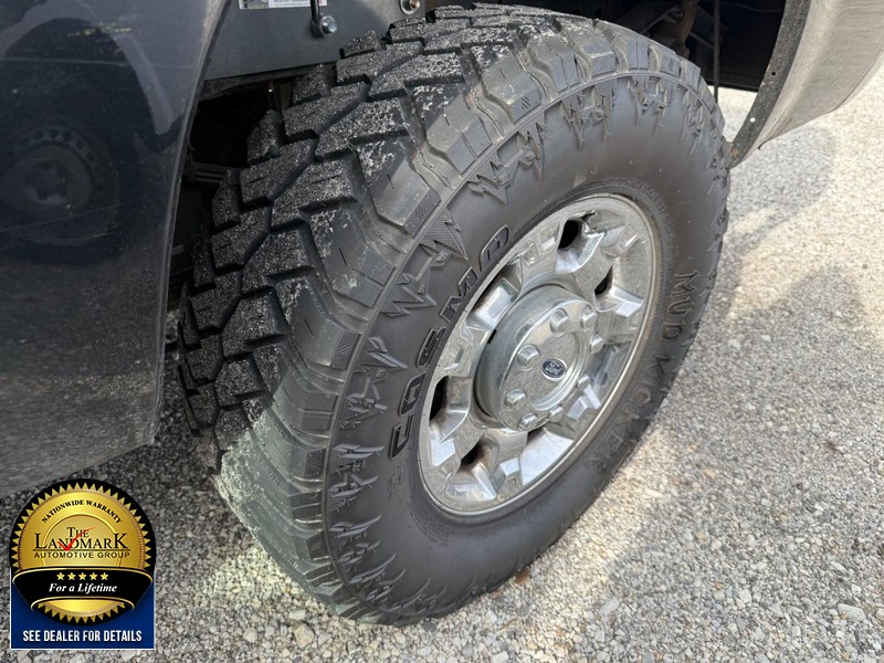 Ford Super Duty F-250 SRW Vehicle Full-screen Gallery Image 3