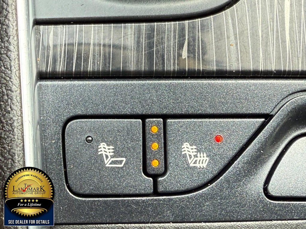 Chevrolet Impala Vehicle Full-screen Gallery Image 14