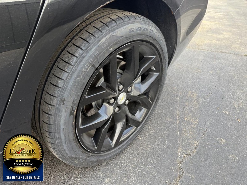 Chevrolet Impala Vehicle Full-screen Gallery Image 20