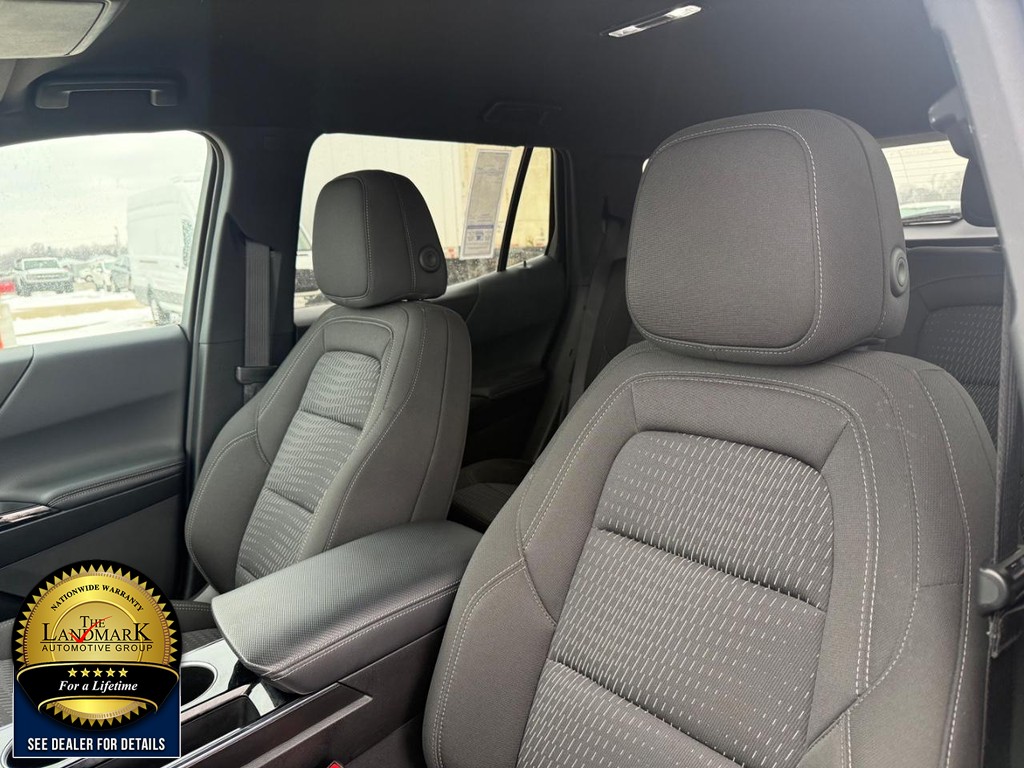 Chevrolet Equinox Vehicle Full-screen Gallery Image 09