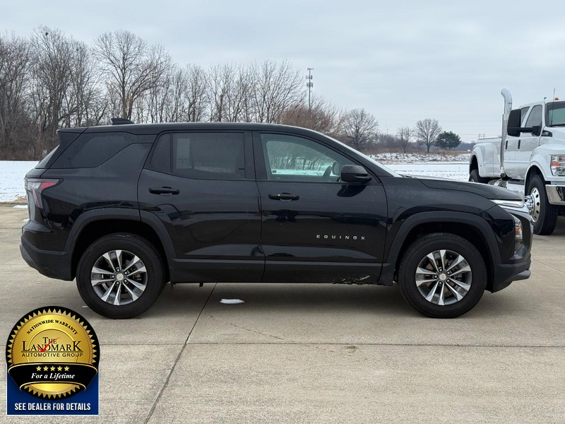 Chevrolet Equinox Vehicle Full-screen Gallery Image 4