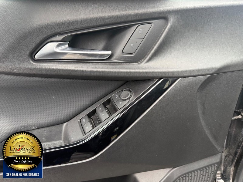 Chevrolet Equinox Vehicle Full-screen Gallery Image 8