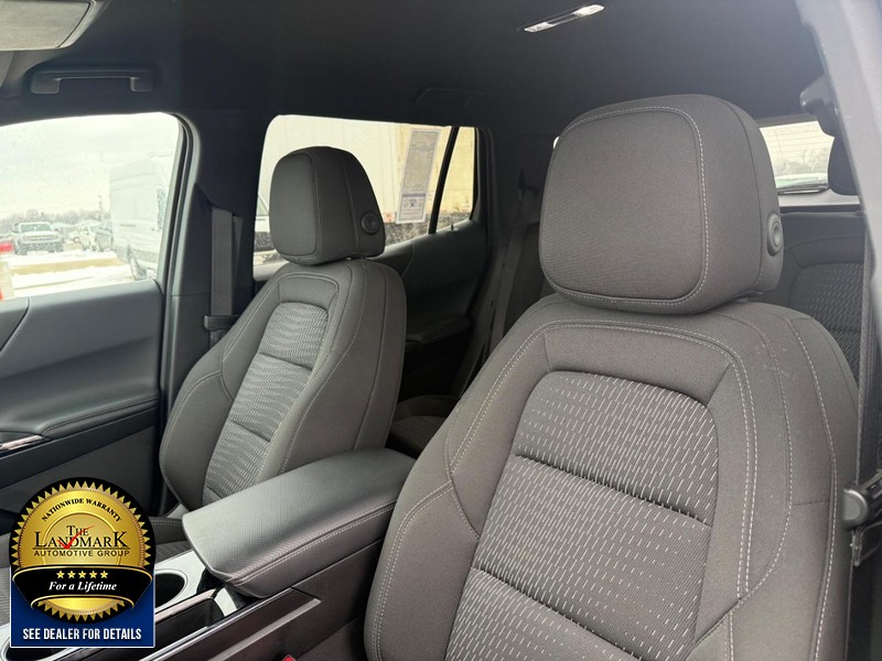 Chevrolet Equinox Vehicle Full-screen Gallery Image 9