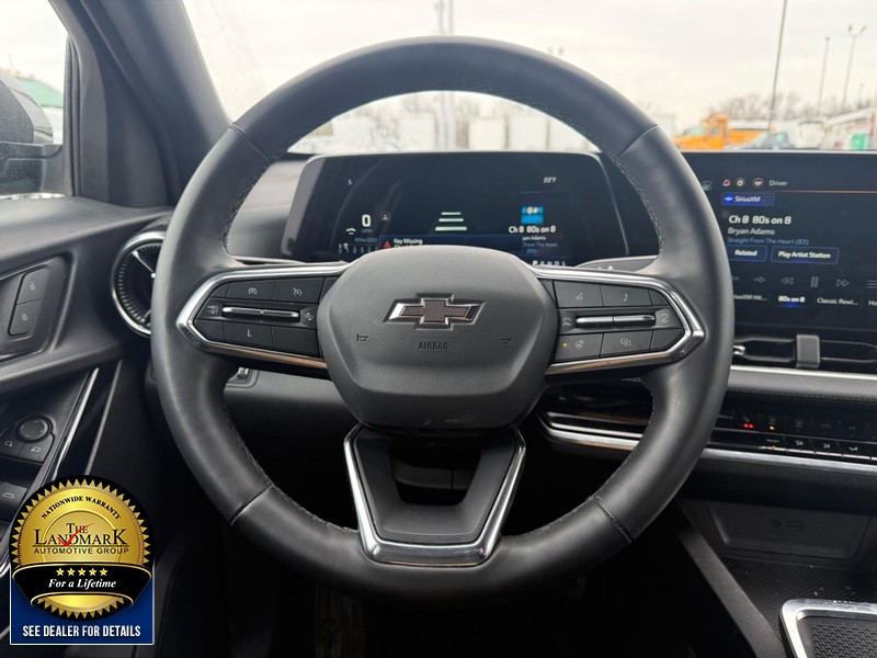 Chevrolet Equinox Vehicle Full-screen Gallery Image 18