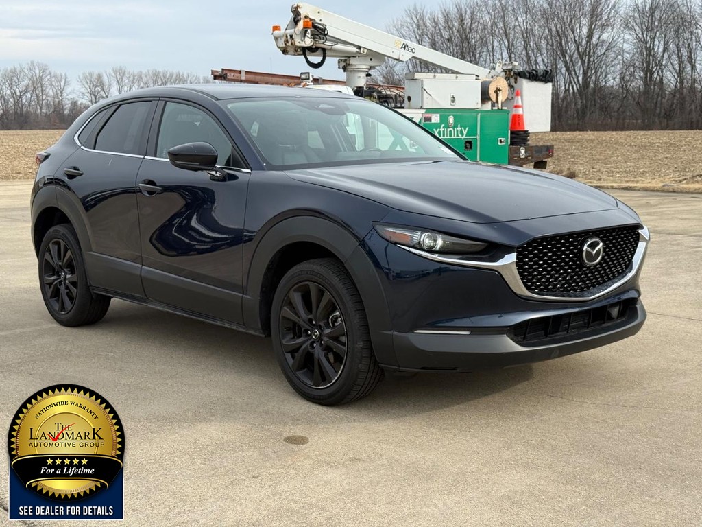 Mazda CX-30 Vehicle Full-screen Gallery Image 3