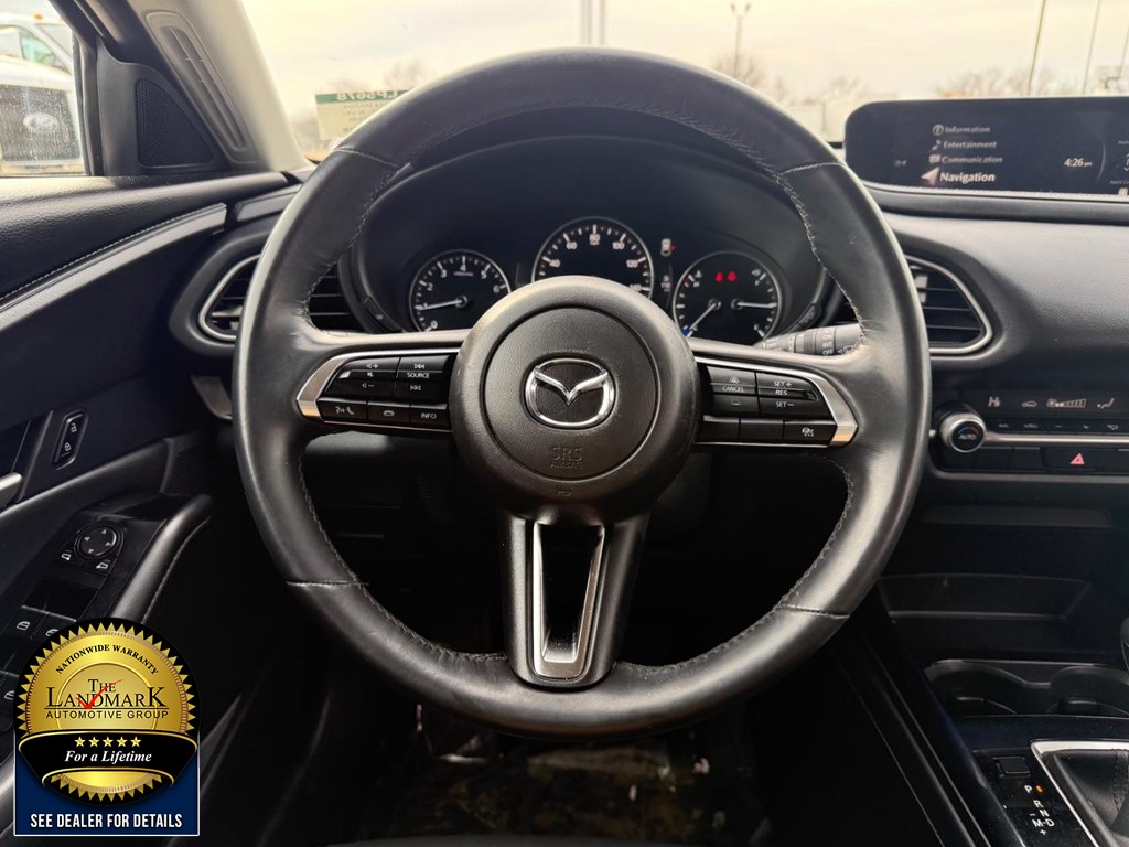 Mazda CX-30 Vehicle Full-screen Gallery Image 17