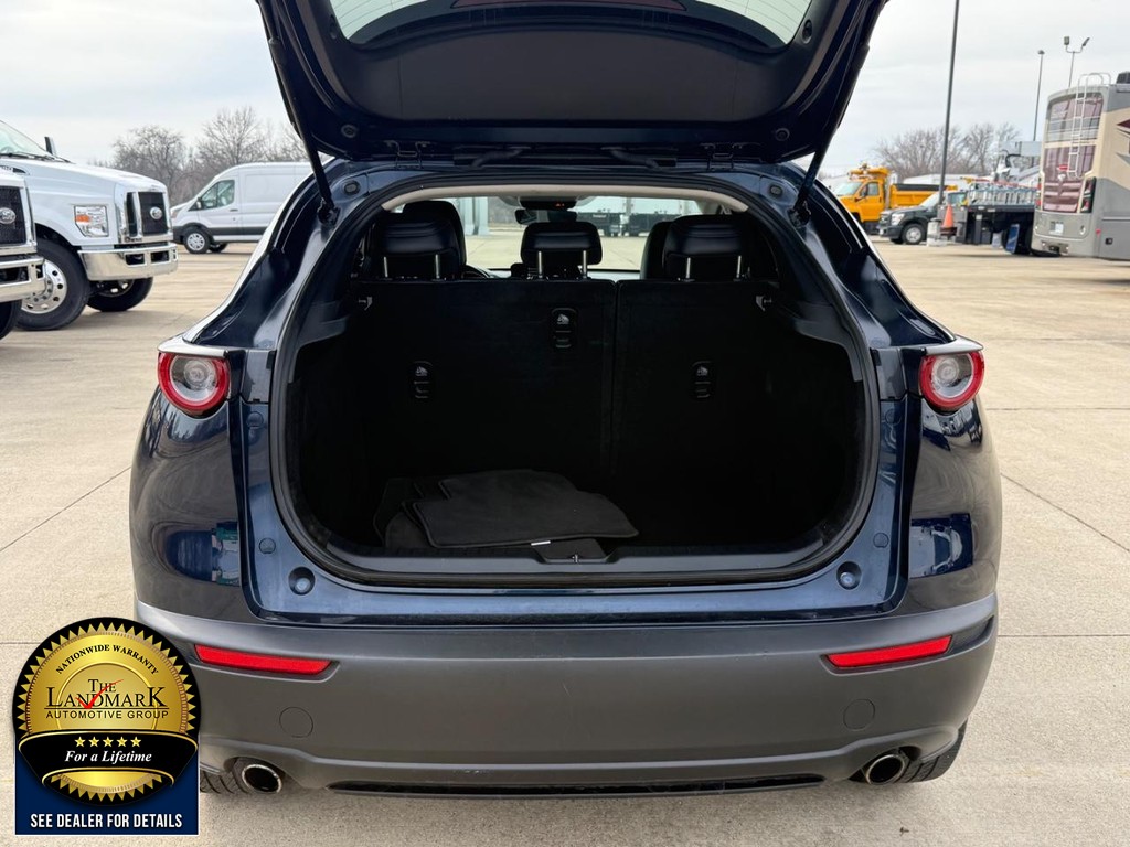 Mazda CX-30 Vehicle Full-screen Gallery Image 19