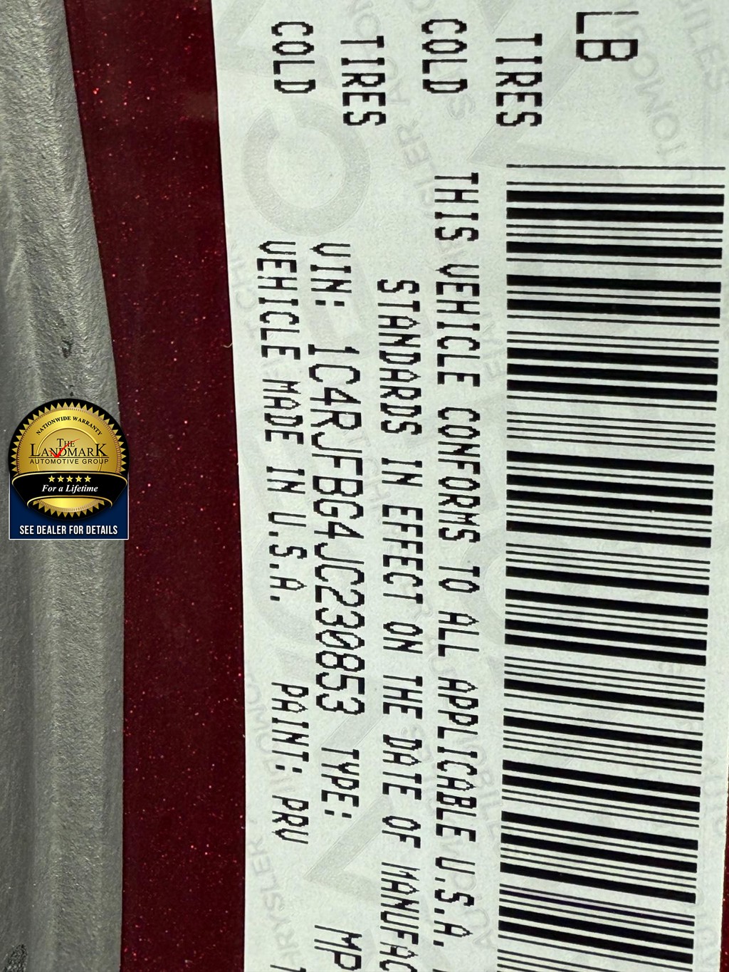 Jeep Grand Cherokee Vehicle Full-screen Gallery Image 4