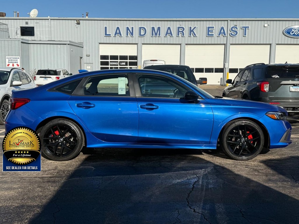 Honda Civic Sedan Vehicle Full-screen Gallery Image 4