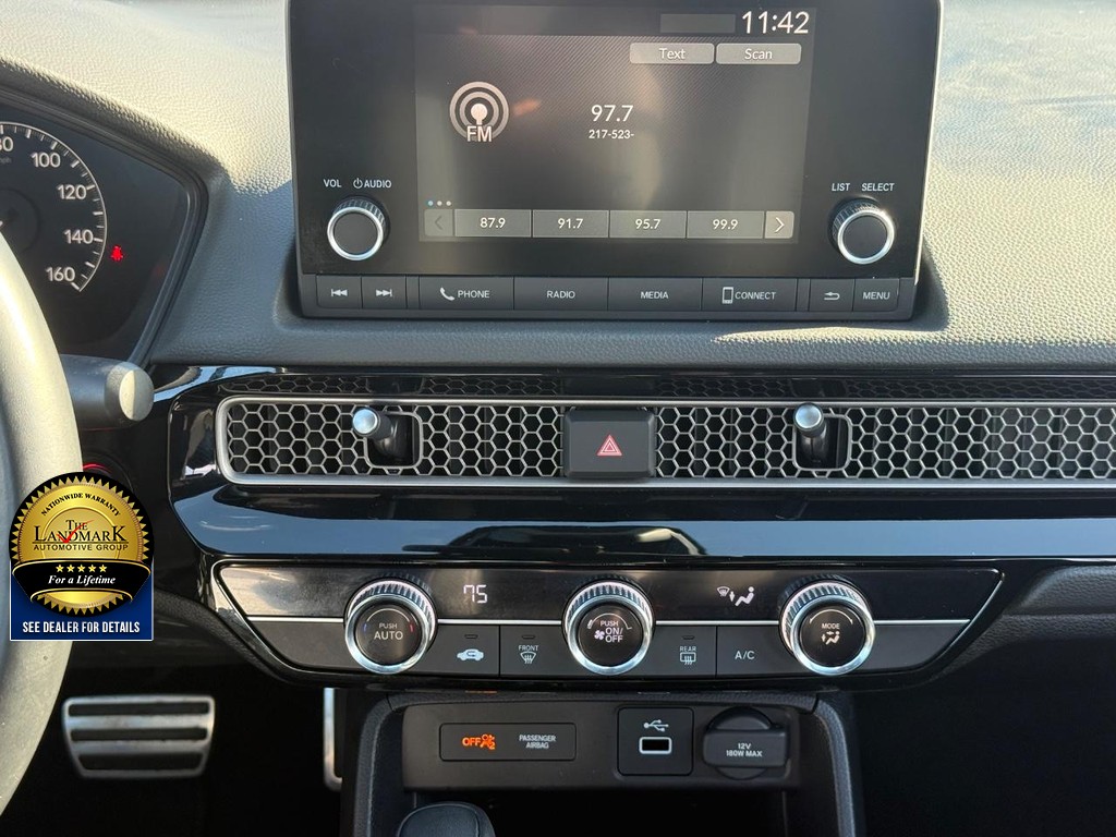 Honda Civic Sedan Vehicle Full-screen Gallery Image 17