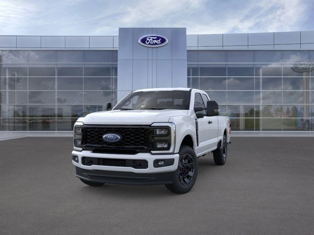 Ford F-350SD Vehicle Full-screen Gallery Image 2