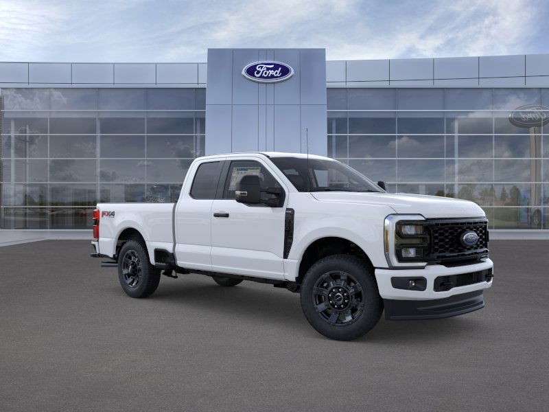Ford F-350SD Vehicle Full-screen Gallery Image 7