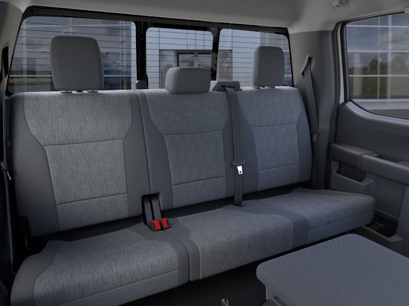 Ford F-350SD Vehicle Full-screen Gallery Image 11