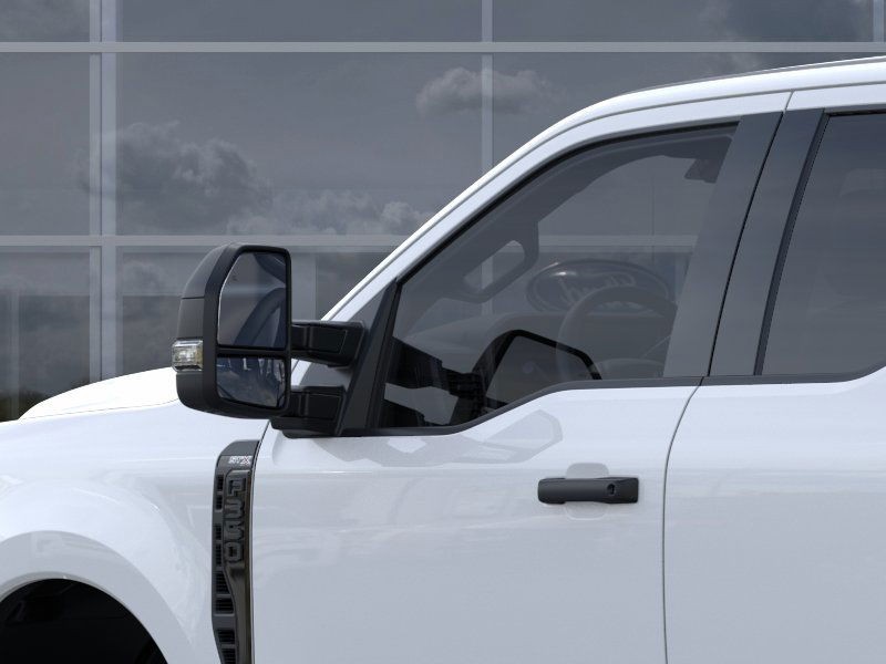 Ford F-350SD Vehicle Full-screen Gallery Image 20