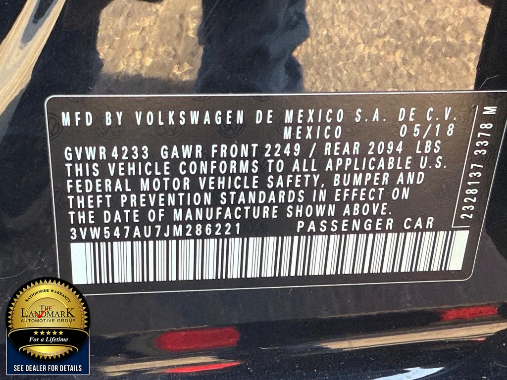 Volkswagen Golf GTI Vehicle Full-screen Gallery Image 20