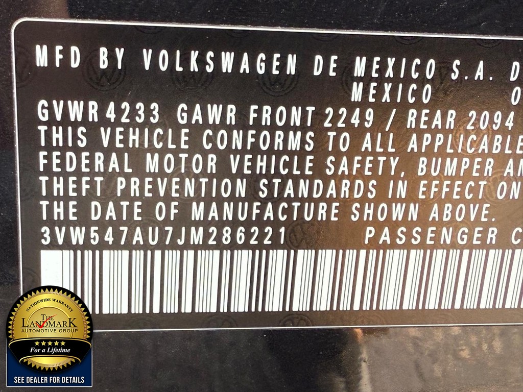 Volkswagen Golf GTI Vehicle Full-screen Gallery Image 33